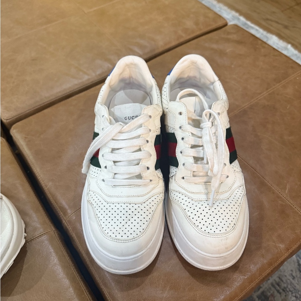 Gucci White Sneakers with Red and Green Stripes - Picture 2 of 2